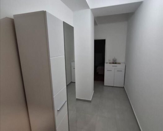 СЕ ПРОДАВА ПРЕКРАСЕН КОМПЛЕТНО НАМЕСТЕН СТАН ВО АЕРОДРОМ – МИЧУРИН!