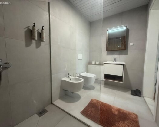 ПРОДАЖБА НА ЛУКСУЗЕН СТАН ВО EAST GATE – 74 м²