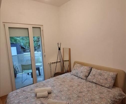 СЕ ПРОДАВА ПРЕКРАСЕН КОМПЛЕТНО НАМЕСТЕН СТАН ВО АЕРОДРОМ – МИЧУРИН!