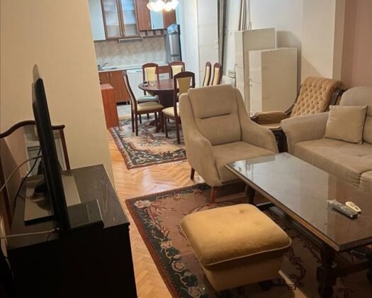 НОВА ПОНУДА ЗА ПРОДАЖБА НА СТАН АВТОКОМАНДА.  Карактеристики:Квадратура60 m²  Греење Централно Спрат3 кат