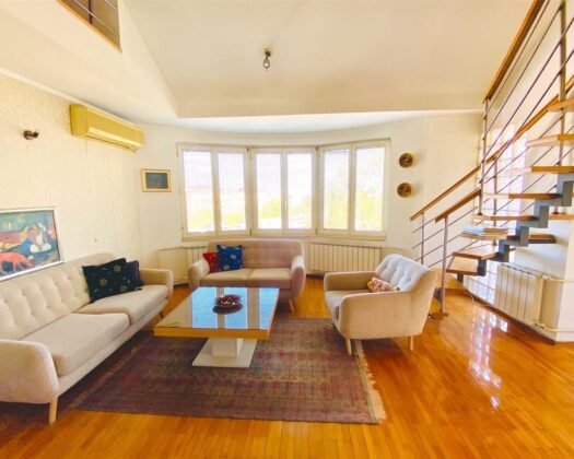  СЕ ПРОДАВА ЕЛЕГАНТЕН И ПРОСТРАН ДУПЛЕКС НА СТАРА РАМПА