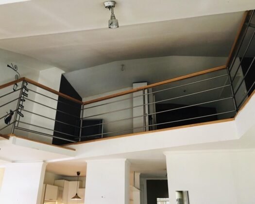  СЕ ПРОДАВА ЕЛЕГАНТЕН И ПРОСТРАН ДУПЛЕКС НА СТАРА РАМПА