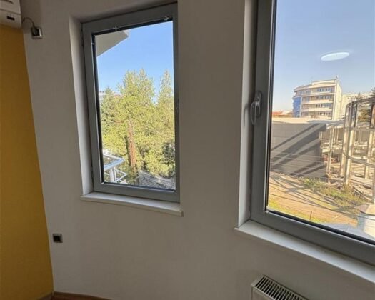  СЕ  ПРОДАВА МОДЕРЕН СТАН КАЈ УНИВЕРЗАЛНА | 70m² | ЛИФТ | ПРЕКРАСЕН ПОГЛЕД