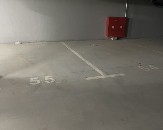 SE PRODAVA PREKRASEN STAN. CENTO 79 KVADRATI. Zgradata e na Granit,gradena po site najsovremeni standardi,i visoko kvalitetni materijali za izgradba.  Stanot poseduva povrsina od 79 kvadrati so golema prostrana dnevna so prirodna svetlina. Udobni dve spalni sobi,2 toaleta,terasa od 10 kvadratina 3 ti kat so lift i parking mesto garaza.Orientacija istok. CENA PO DOGOVOR