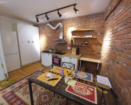  СЕ ПРОДАВА НОВ, КОМПЛЕТНО НАМЕСТЕН СТАН ВО КАПИШТЕЦ 🏡✨ Со двор и паркинг место! ✨