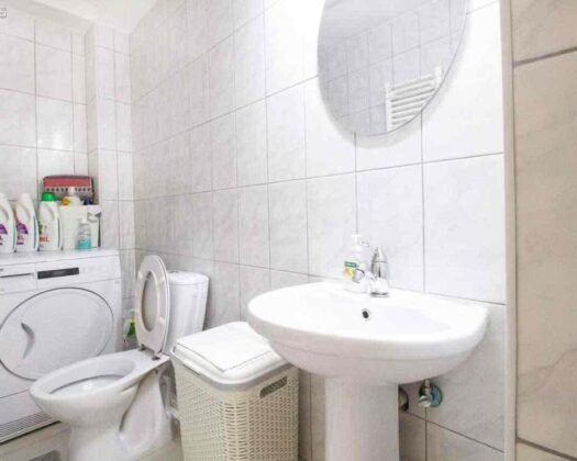 СЕ ПРОДАВА СТАН – ЦРНИЧЕ / ВОСТАНИЧКА 🏡✨ Одлична локација • Нов објект • Полунамесен ✨