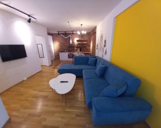  СЕ ПРОДАВА НОВ, КОМПЛЕТНО НАМЕСТЕН СТАН ВО КАПИШТЕЦ 🏡✨ Со двор и паркинг место! ✨