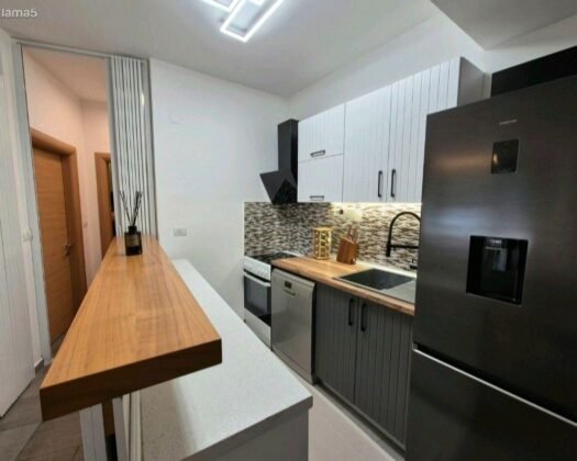 СЕ ИЗДАВА ЛУКС СТАН ВО ЦЕНТАР!  Кај нова Железничка — одлична локација!