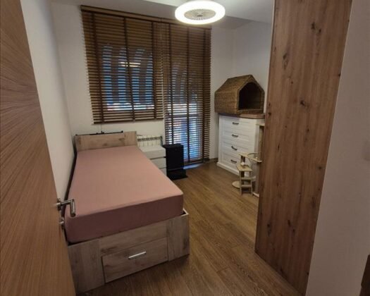  СЕ ПРОДАВА ЛУКС СТАН ВО ЦЕНТАР! ✨📍 Кај нова Железничка — одлична локација!