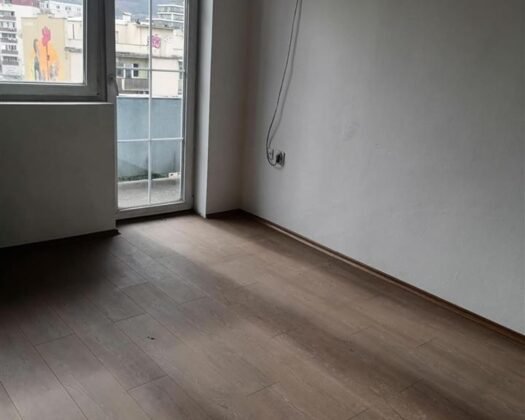 СЕ ПРОДАВА СТАН ВО СТРОГ ЦЕНТАР – ПРЕКРАСНА ЛОКАЦИЈА ВО БЛИЗИНА НА ГИМНАЗИЈА „ЈОСИП БРОЗ“