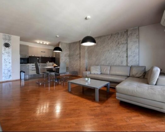 СЕ ПРОДАВА ЛУКСУЗЕН СТАН – КАЈ УНИВЕРЗАЛНА САЛА, СКОПЈЕ  Една од најбараните локации во центарот!