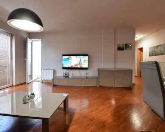 СЕ ПРОДАВА ЛУКСУЗЕН СТАН – КАЈ УНИВЕРЗАЛНА САЛА, СКОПЈЕ  Една од најбараните локации во центарот!