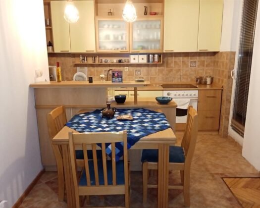 СЕ ПРОДАВА СТАН – КАРПОШ 4 (Разловечко Востание)    Одлична понуда во еден од најбараните делови на Карпош!