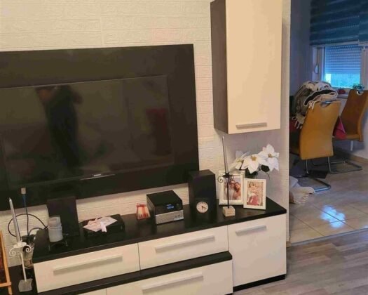  СЕ ПРОДАВА СТАН ВО КАПИШТЕЦ – 64m² (во имотен лист) / 75m² вкупна корисна површина!  Одлична локација во Капиштец, веднаш вселив!