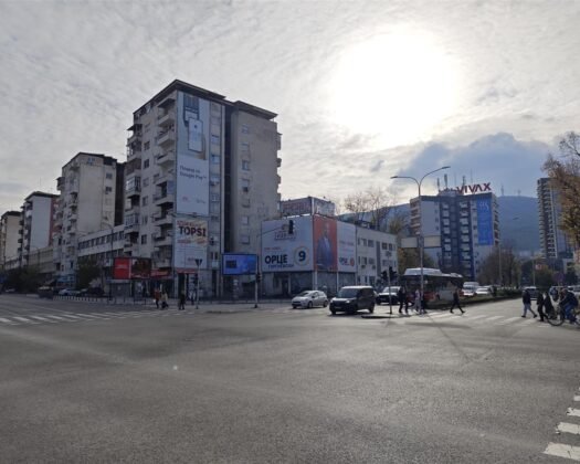 СЕ ПРОДАВА СТАН ВО ЦЕНТАР – кај Зелен пазар!